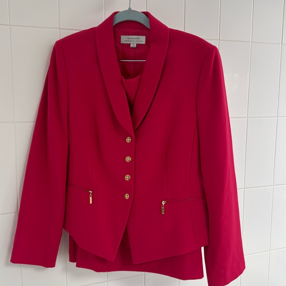Tahari skirt suit pink like new size 12-NWT